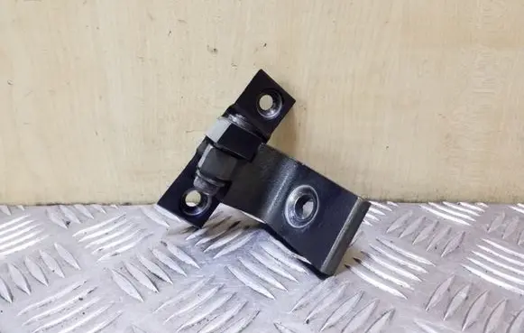BMW 5 E60 E61 Front door upper hinge 7068074
