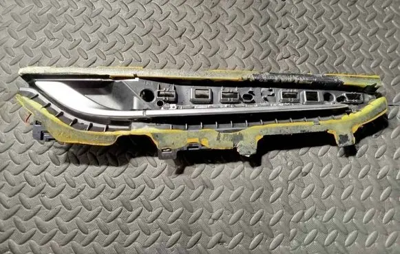 Maserati Ghibli Front door interior handle trim 105804296 105306058