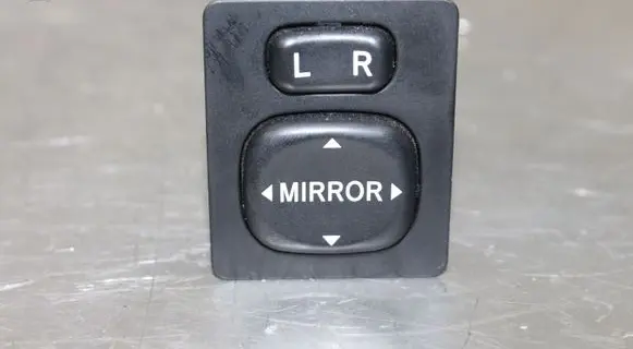 Toyota Corolla Verso AR10 Wing mirror switch 183574