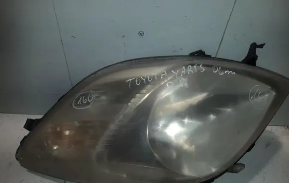 Toyota Yaris Headlight/headlamp 89900736