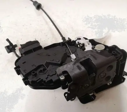 Volvo XC60 Front door lock 30799301