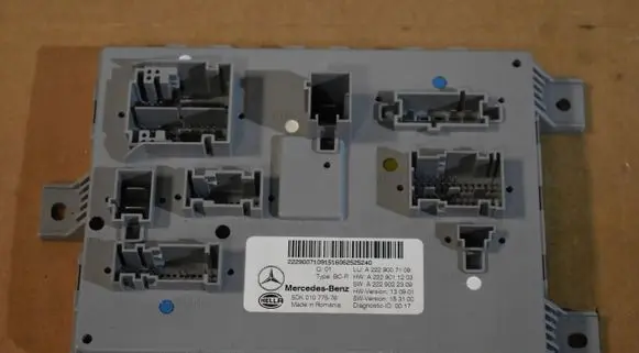 Mercedes-Benz C W205 Trunk lid opening control unit A222900710955