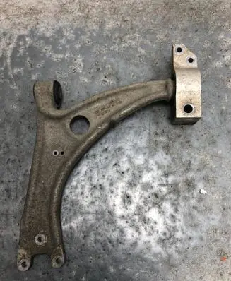 Volkswagen PASSAT CC Front lower control arm/wishbone 3C0407151H