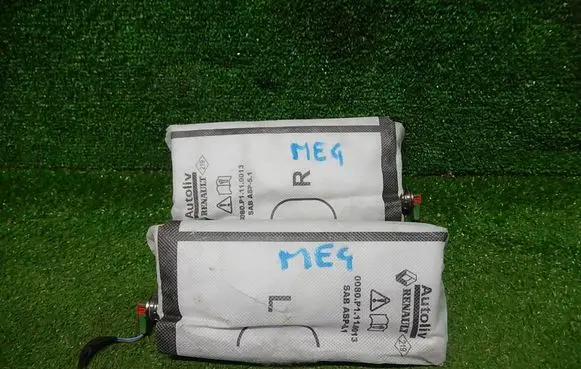 Renault Megane IV Passenger airbag