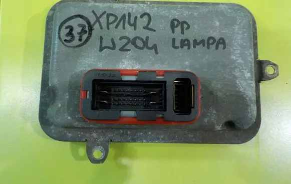 Mercedes-Benz C W204 LED ballast control module A2048700126
