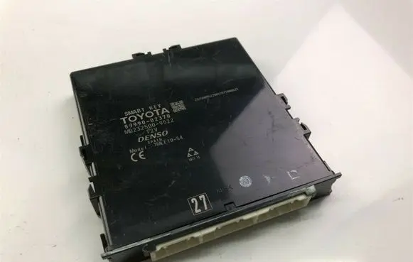 Toyota Auris E180 Other control units/modules 8999002370 P723