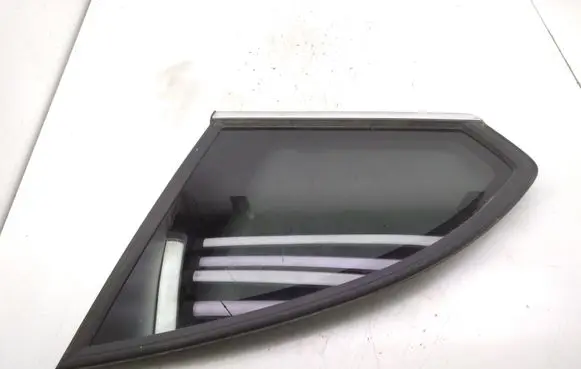 Chevrolet Captiva Rear side window