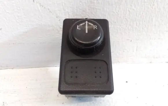 Nissan Navara D22 Wing mirror switch