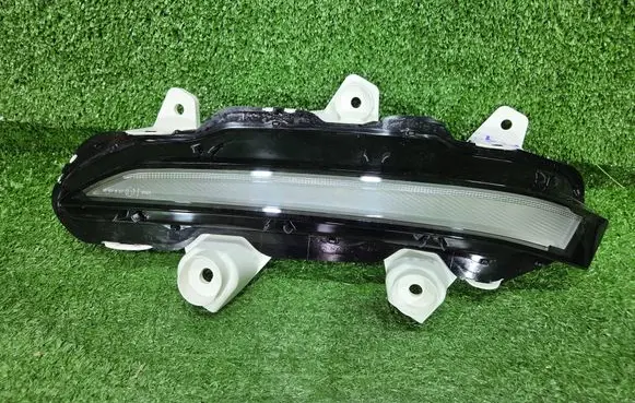 Peugeot 208 II Front fog light 982424128000