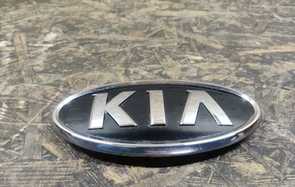KIA Sorento Manufacturer badge logo/emblem 863203E500