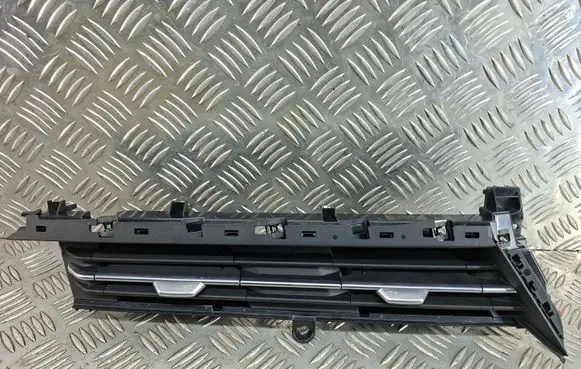Audi Q4 e-tron Dash center air vent grill 89C820951A