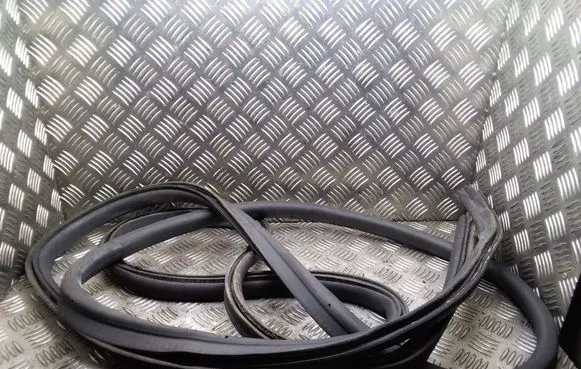 Volkswagen Transporter - Caravelle T5 Loading door rubber seal (on body) 