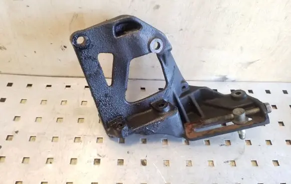 Mitsubishi Pajero A/C compressor mount bracket 