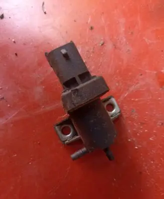 Opel Mokka X Vacuum valve 55574896