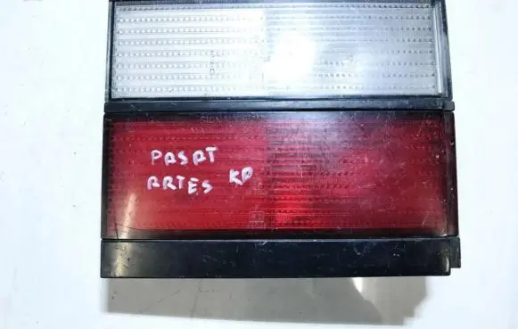 Volkswagen PASSAT B3 Tailgate rear/tail lights 333945107