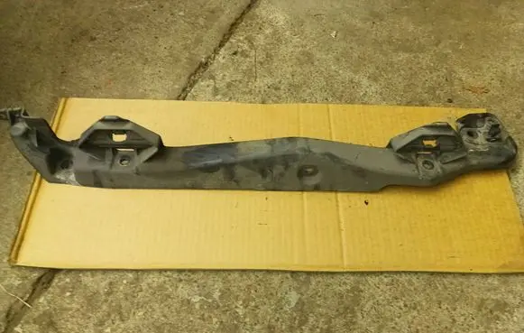 Renault Laguna III Fender mounting bracket 631220002r