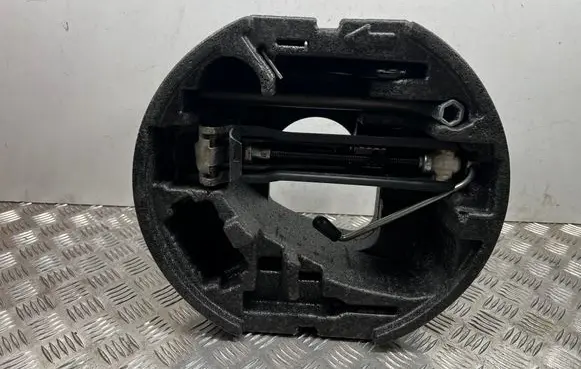 Skoda Superb B6 (3T) Tool box 3T0012115 3C0011031D 1T0805615A