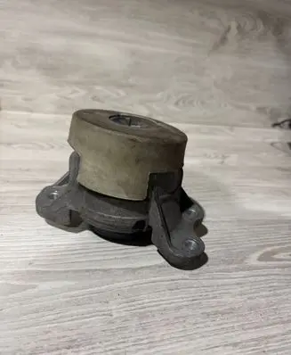 Mercedes-Benz C W205 Engine mount bracket A205240900