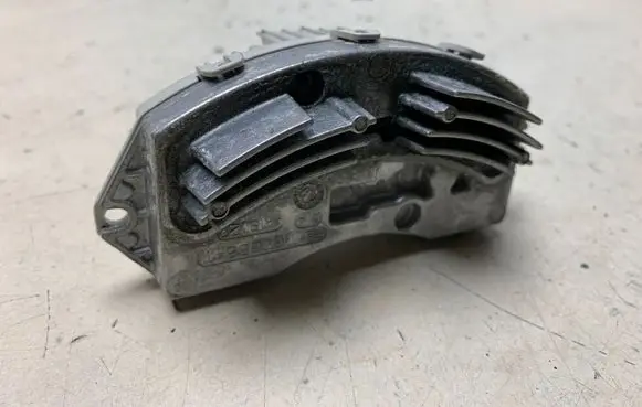 BMW 1 E81 E87 Heater blower motor/fan resistor T1015486A 1015486028904236
