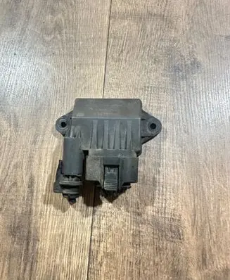 Mercedes-Benz CLS C219 Glow plug pre-heat relay A6429005801 0522140210 14234021621