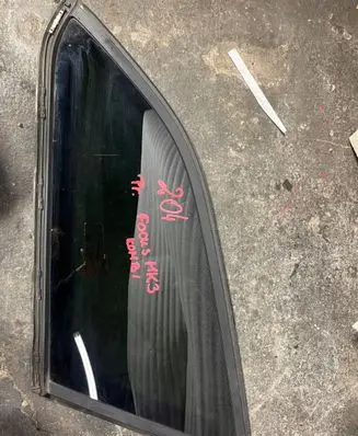 Ford Focus Rear side window brak