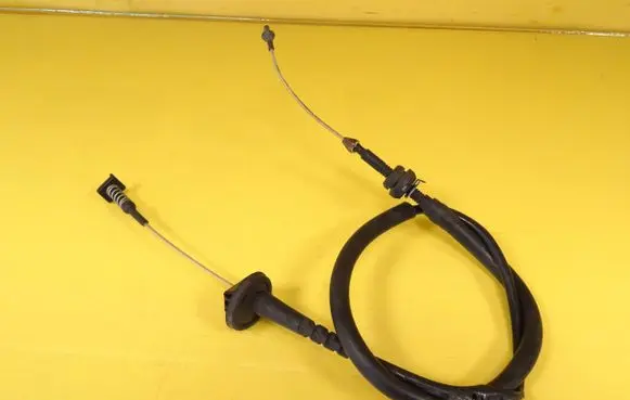 Audi 80 90 S2 B4 Throttle cable 8A1721555E