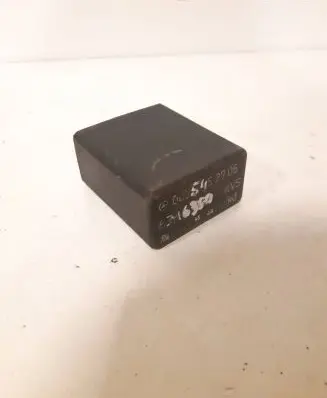 Mercedes-Benz E W124 Other relay 0025452705