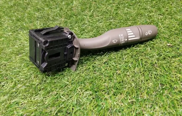 Chevrolet Cruze II Wiper control stalk 13437189
