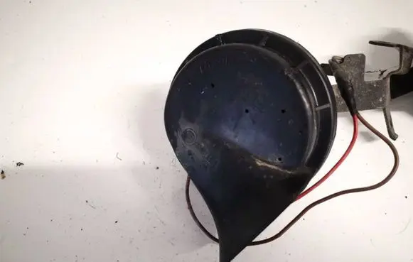 Audi A3 S3 8L Horn signal 002924