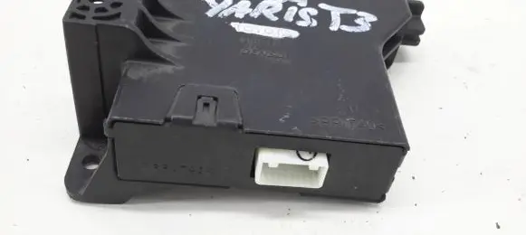 Toyota Yaris Other control units/modules 886500D170 MB1776001802
