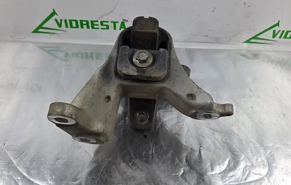 Engine mount bracket