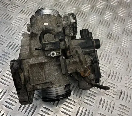 Volvo V70 Throttle valve 8692720 0281002701
