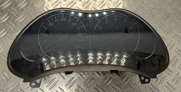 Toyota Avensis T250 Speedometer (instrument cluster) 8380005B10C