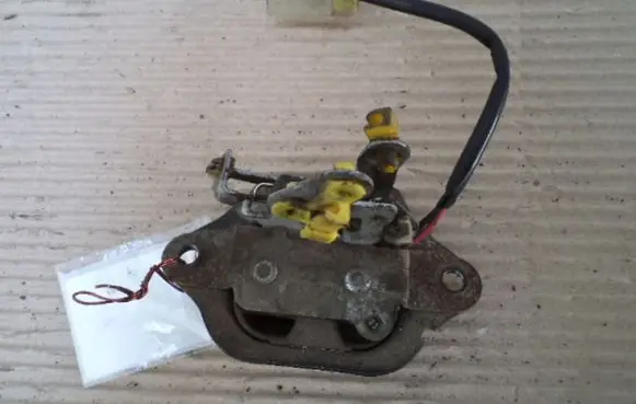 Nissan Serena Tailgate/trunk/boot lock/catch/latch