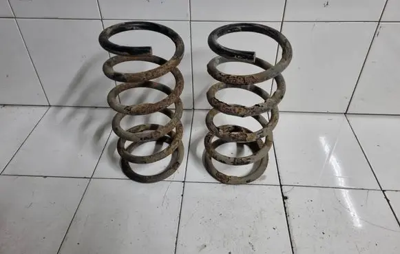Mazda MPV II LW Rear coil spring
