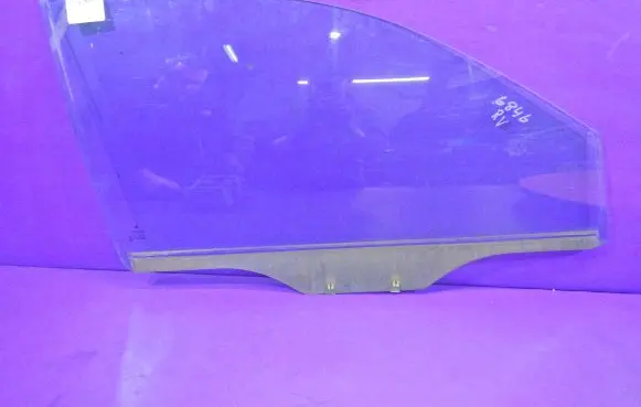 Mitsubishi Space Star Front door window glass four-door