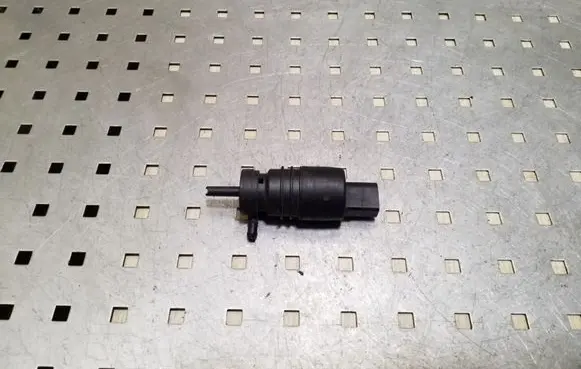 BMW X3 E83 Windscreen/windshield washer pump