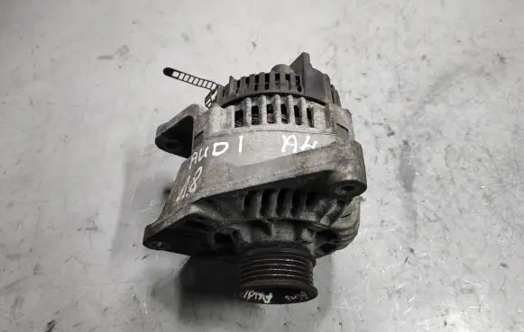 Audi A4 S4 B5 8D Generator/alternator
