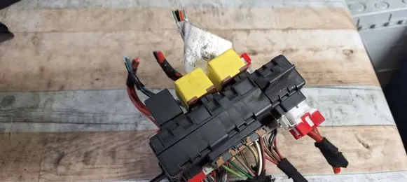 Alfa Romeo 156 Fuse module 60679160
