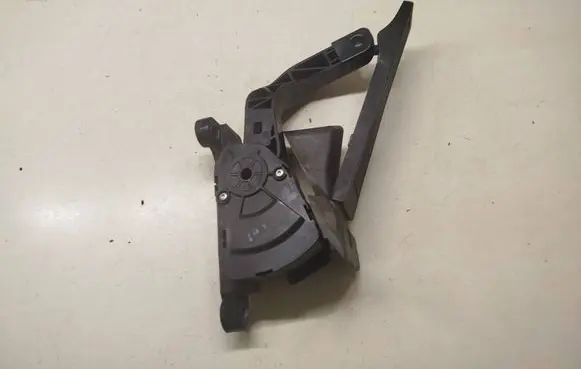 KIA Sportage Accelerator throttle pedal DH327262S000