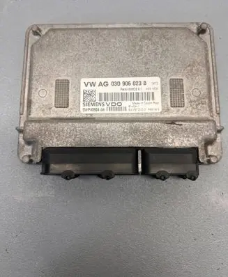Volkswagen Polo IV 9N3 Engine control unit/module 03D906023B
