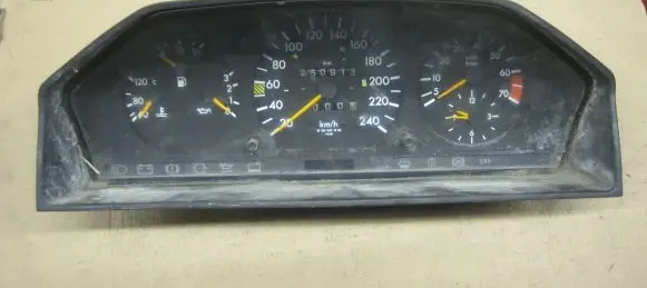 Mercedes-Benz E W124 Speedometer (instrument cluster) 1244409111