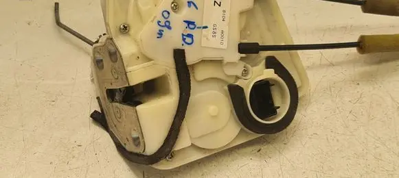 Mazda 6 Front door lock F96G01R1 F96G15R2 8104A0010