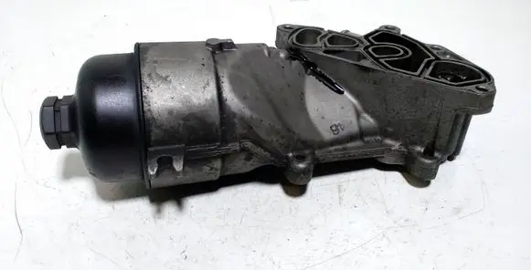 Oil filter mounting bracket