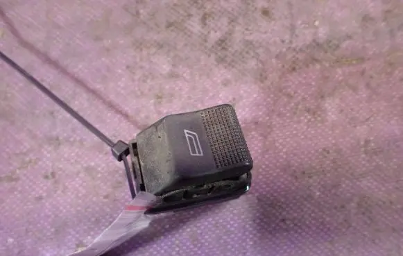 Audi A4 S4 B5 8D Quarter vent window switch 4D0959855OIC