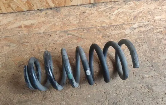 Honda Legend Rear coil spring 