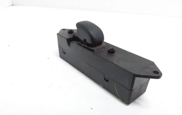 Mitsubishi Pajero Sport I Electric window control switch MR194820
