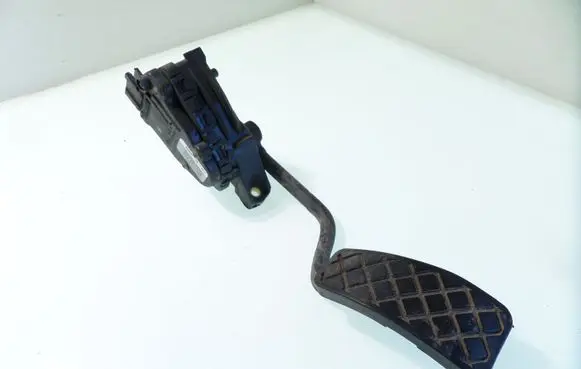 Volkswagen PASSAT B5 Accelerator throttle pedal 6PV00777009 8D2721523