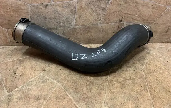 BMW 5 F10 F11 Intercooler hose/pipe 7810615