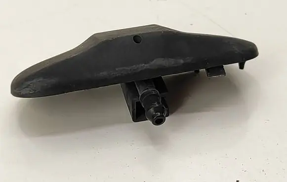 Volkswagen Golf VII Windshield washer spray nozzle 5M0955985C